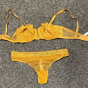36B size L yellow lingerie set